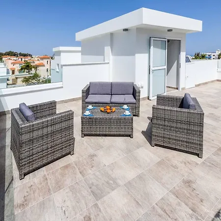 Bay 15 Willa Protaras